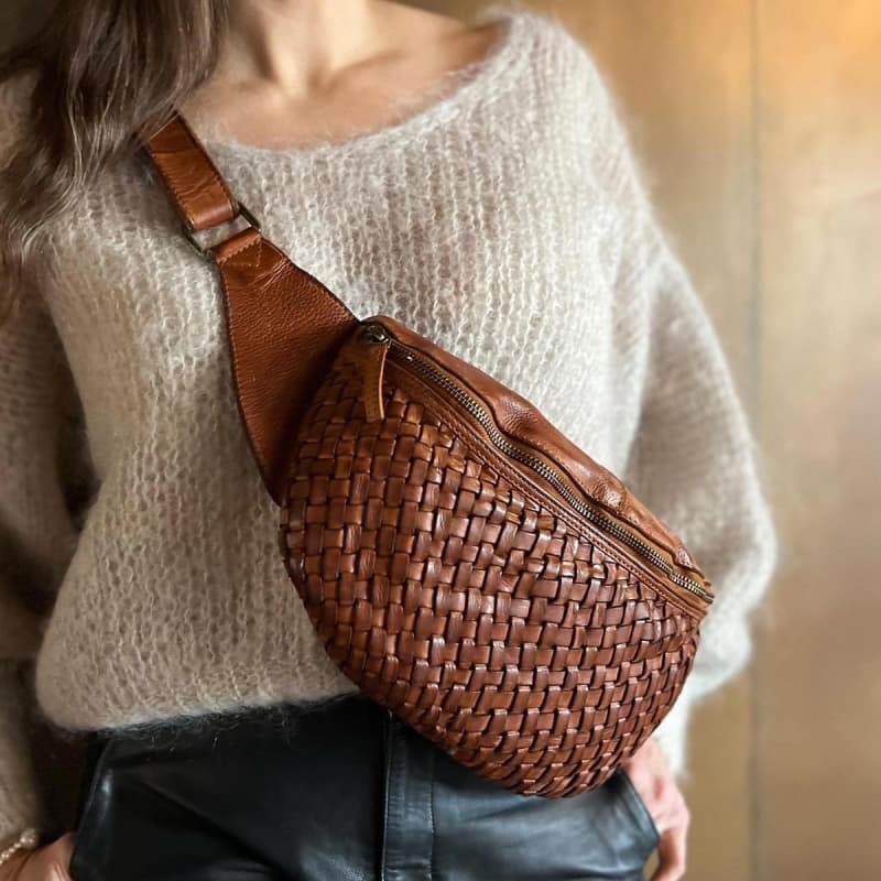 Verona bumbag med flet på front - Cognac bøffelskind - Montana