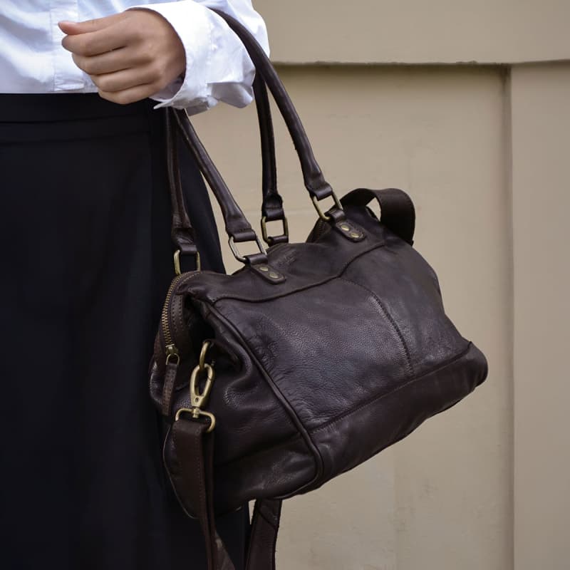 Joliet crossbody taske med hanke og aft rem - Brun læder - Montana