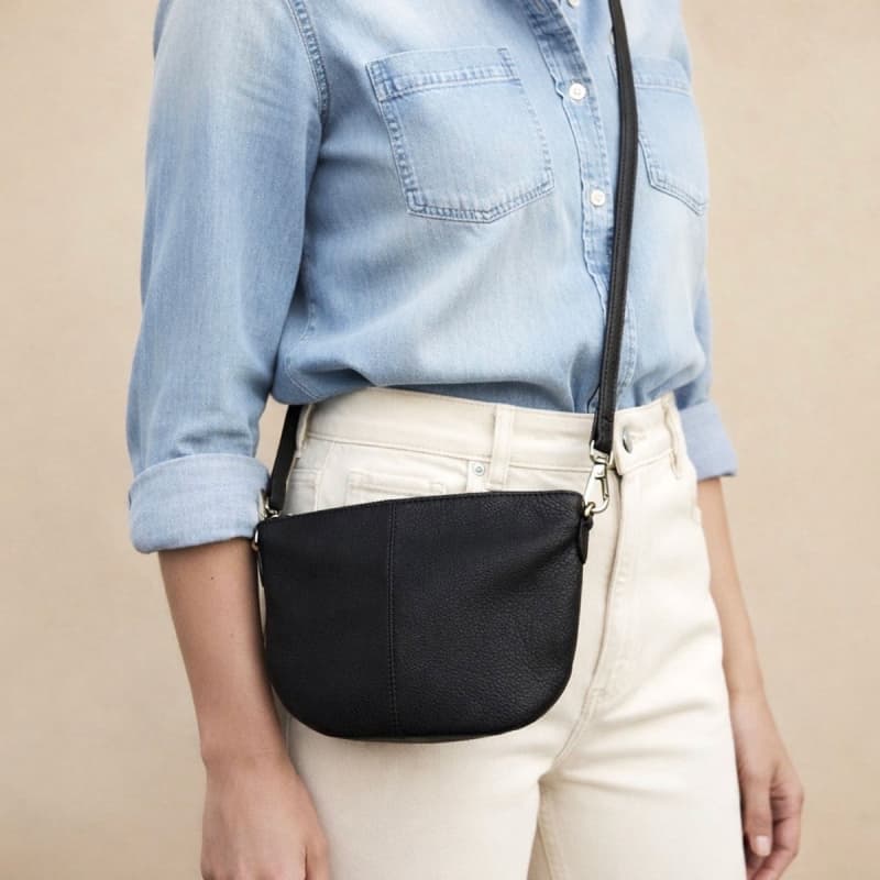 Gwen crossbody taske - Fin lille taske i blød sort skind - Treats