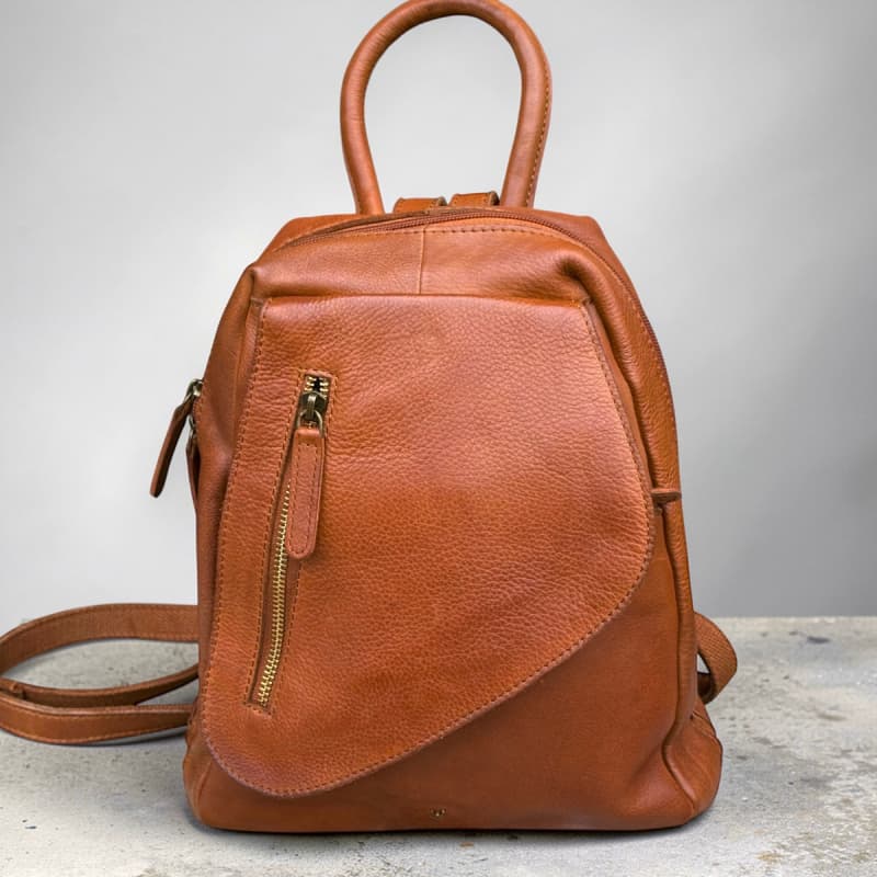 Viviana rygsæk m. klap - Blød cognac læder - Leather design