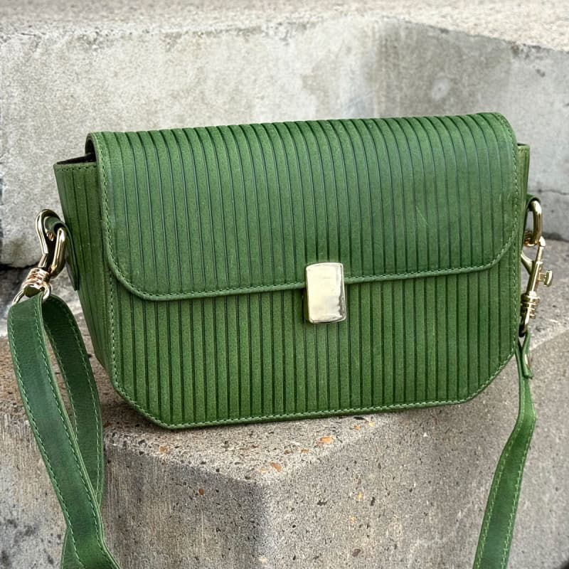 Santiago skuldertaske - To remme - Grøn bøffel - Leather design
