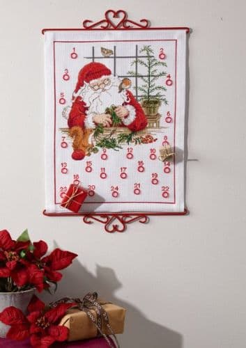 Paketkalender broderi kit med jultomten - 34-1603