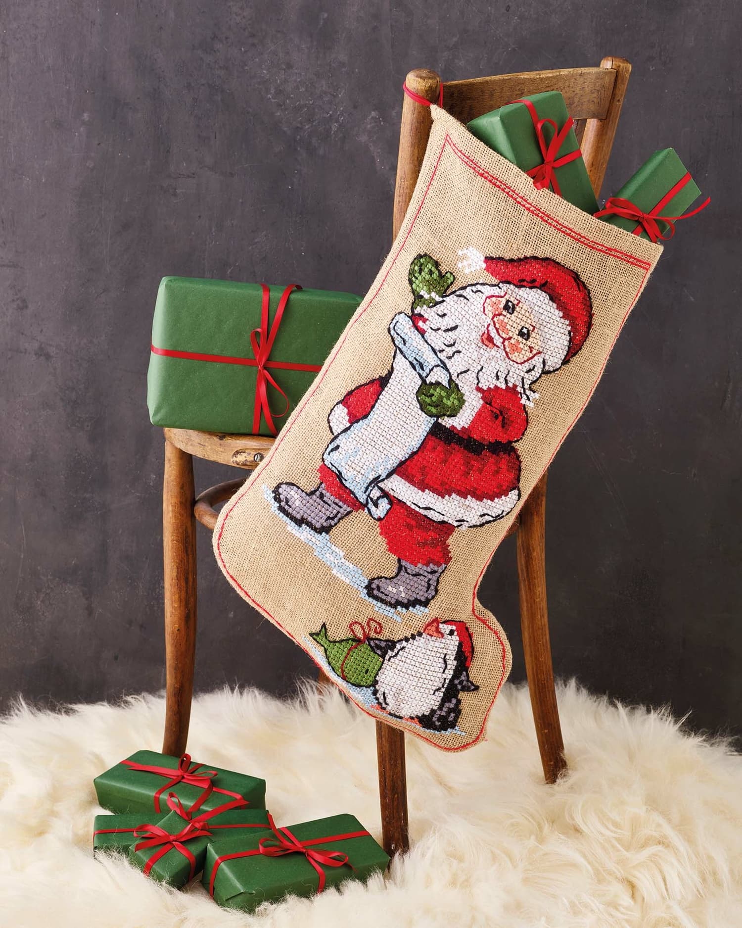 Julstrumpa - Broderikit med Jultomte & pingvin - 41-4216