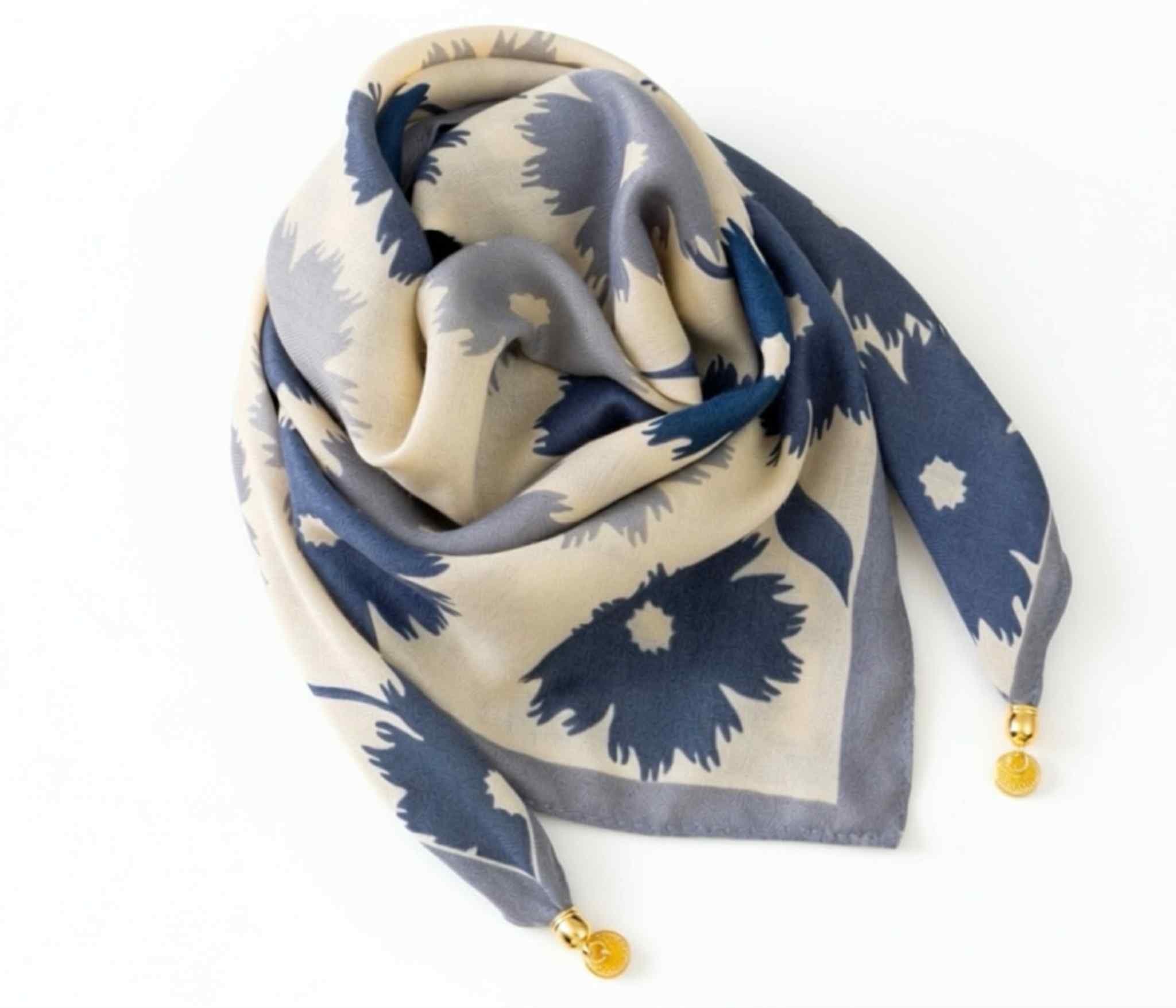 Tim&Simonsen Franny Jewelry Scarf - Tørklæde med magnet luk TSJ592 Blue Flower 1