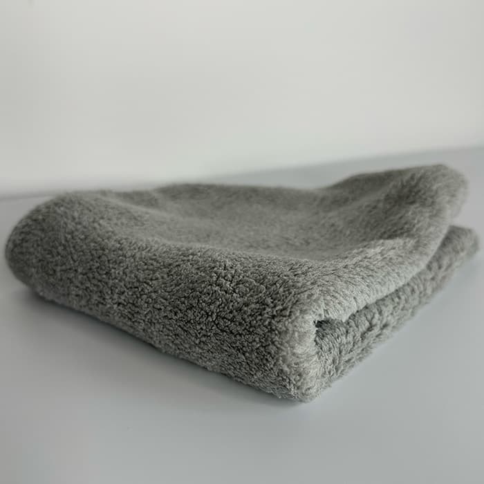 DAMMTRASA I KVALITETSPLYSCH (grå)