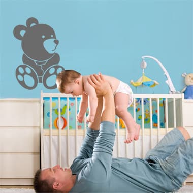 Bamse sidder wallsticker av Anline Ruby, 36x48 cm