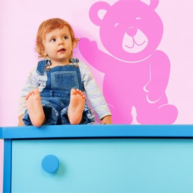 Bamse vinker wallsticker av Anline Ruby, 36x48 cm