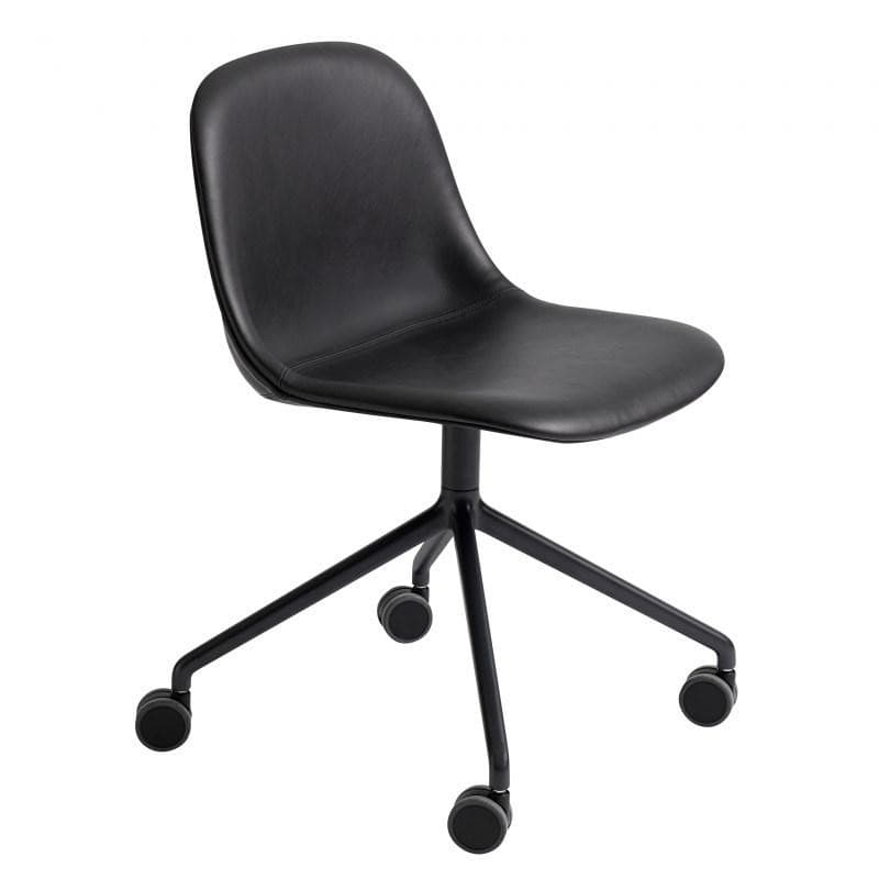 Muuto Fiber Side Chair Dreje- og Hjulstel Polstret Refine Leather, Cognac